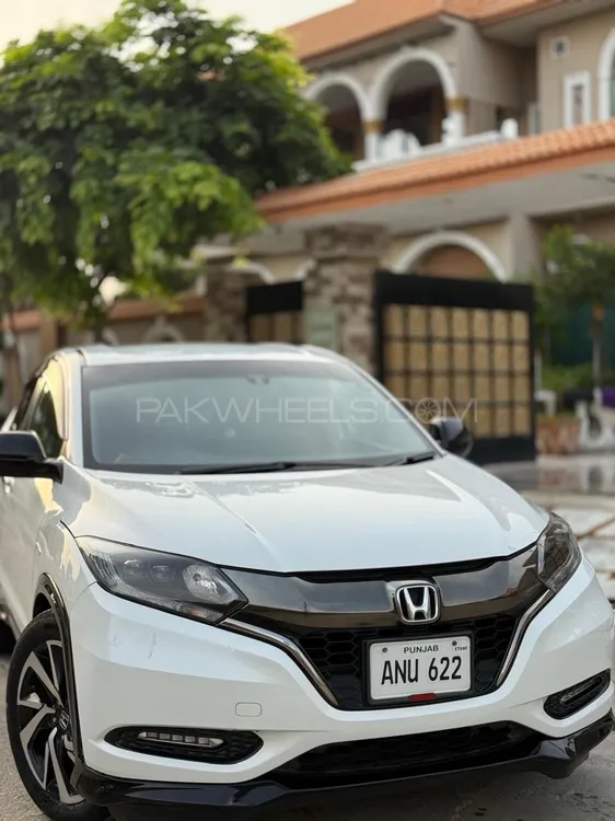 Honda Vezel 2016 for Sale in Lahore Image-1