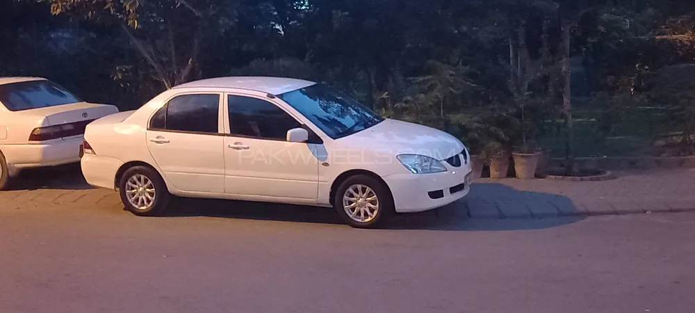 Mitsubishi Lancer 2005 for Sale in Karachi Image-1