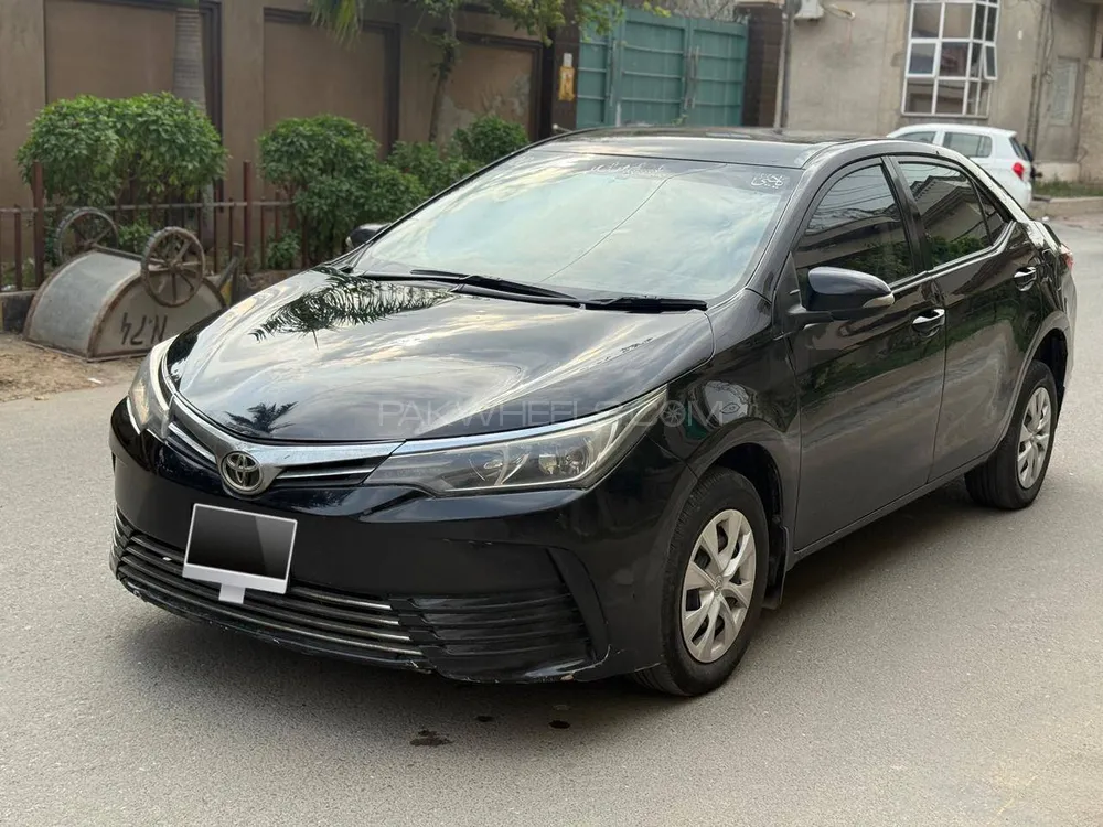 Toyota Corolla 2015 for Sale in Faisalabad Image-1