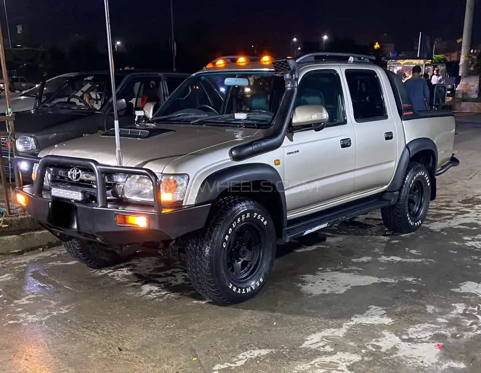 Toyota Hilux 2003 for Sale in Islamabad Image-1