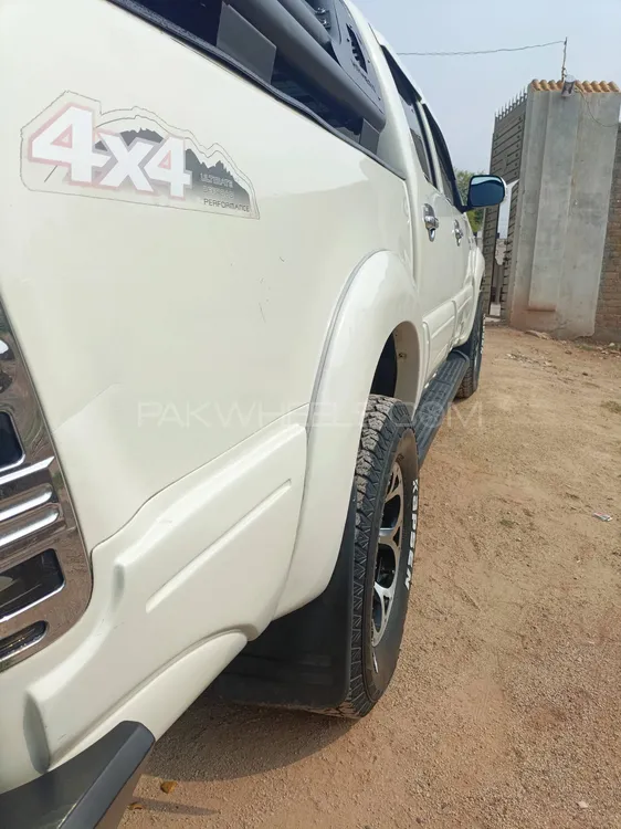 Toyota Hilux 2013 for Sale in Kohat Image-1