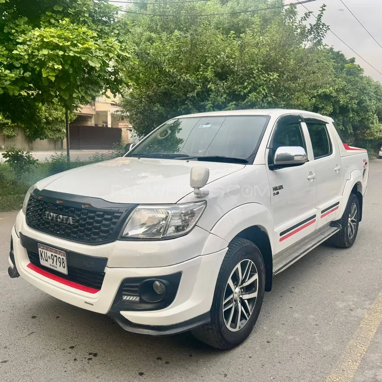 Toyota Hilux 2016 for Sale in Lahore Image-1