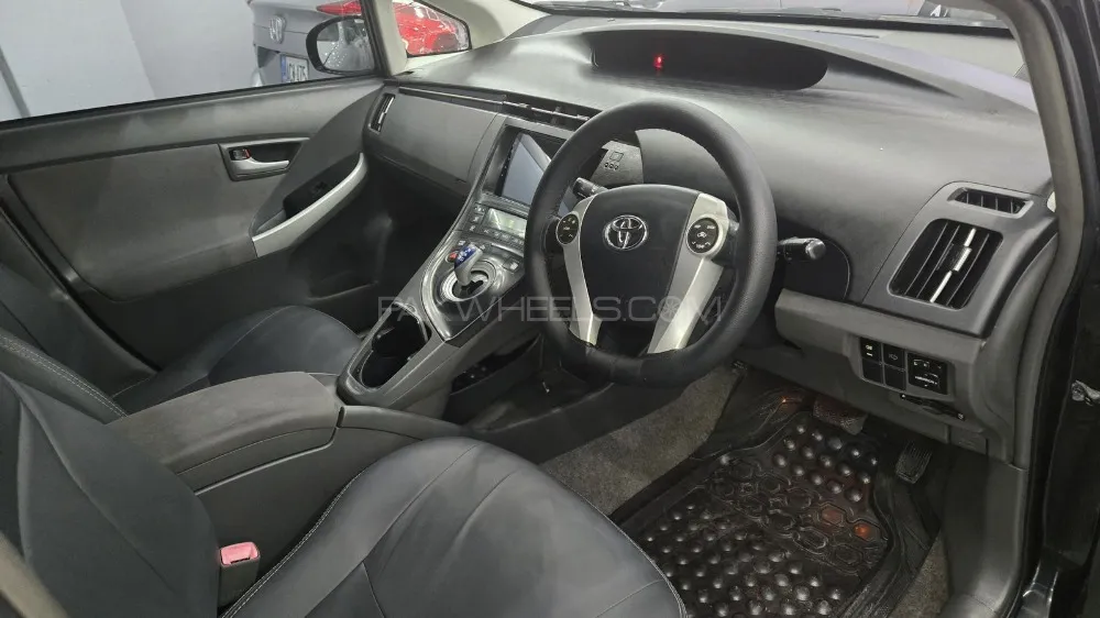Toyota Prius 2010 for Sale in Swabi Image-1