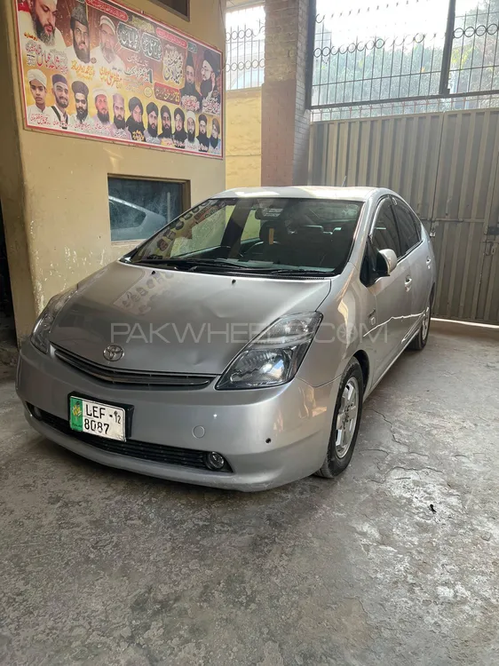 Toyota Prius 2007 for Sale in Lahore Image-1