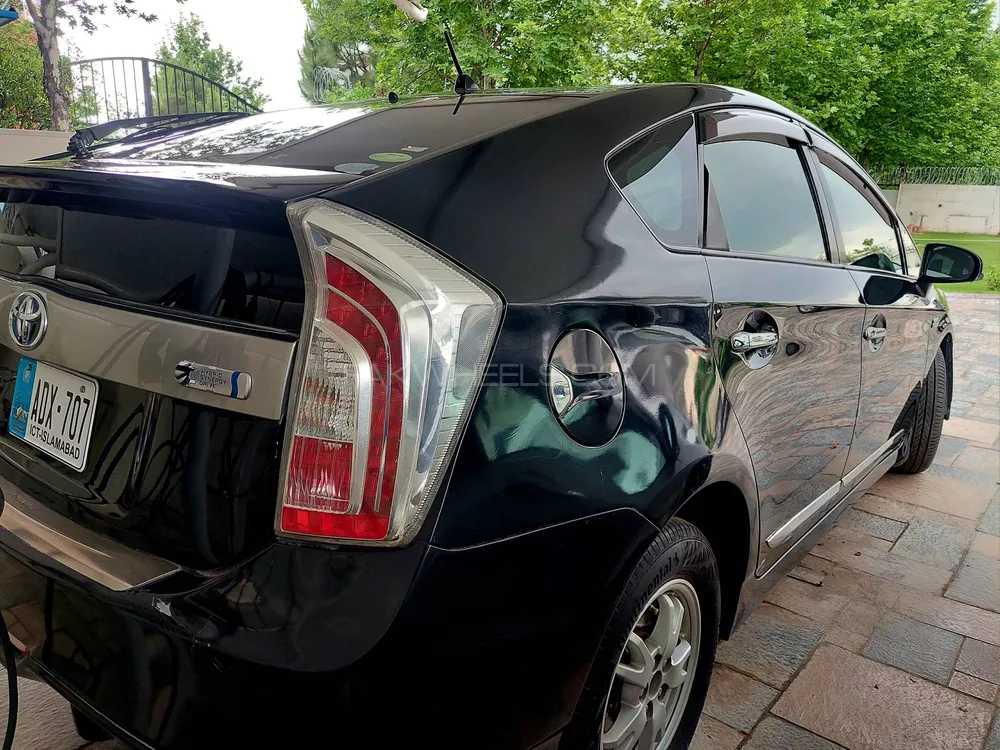 Toyota Prius 2016 for Sale in Islamabad Image-1