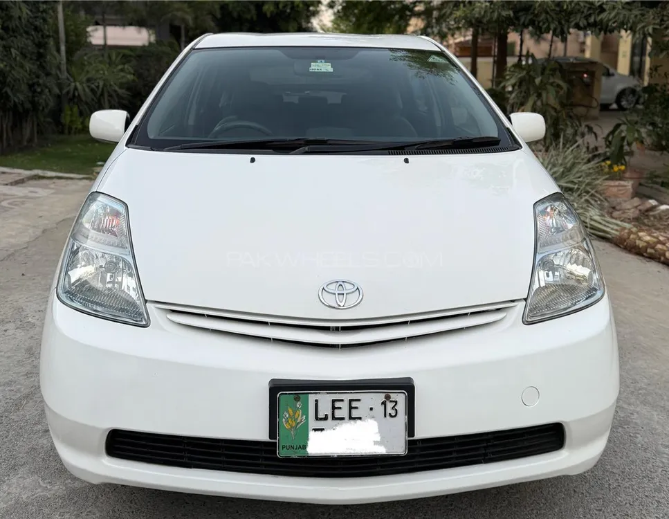 Toyota Prius 2010 for Sale in Lahore Image-1