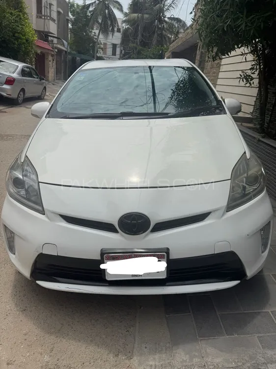 Toyota Prius 2015 for Sale in Karachi Image-1