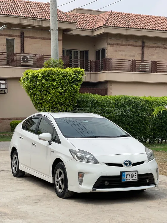 Toyota Prius 2015 for Sale in Islamabad Image-1