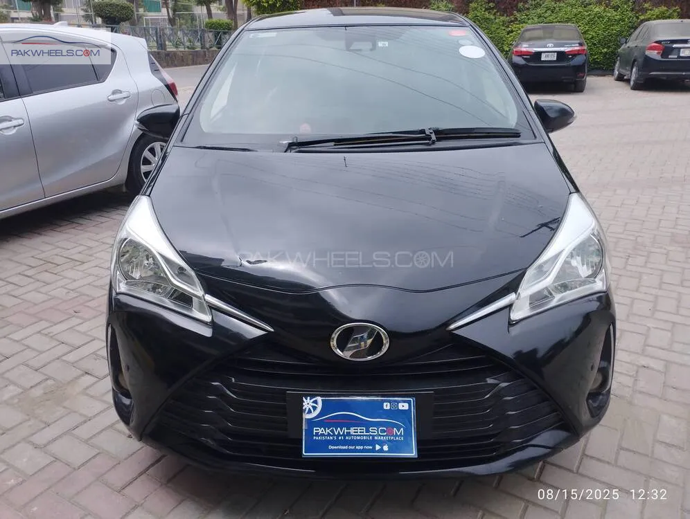 Toyota Vitz 2018 for Sale in Peshawar Image-1