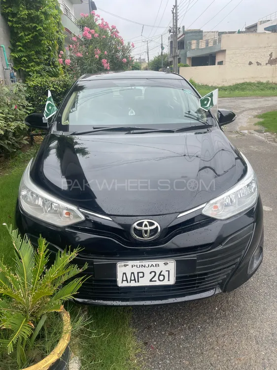 Toyota Yaris Sedan 2020 for Sale in Lahore Image-1