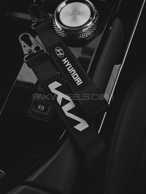 Embroidered Metal Keychains Image-1