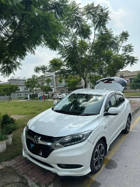 Honda Vezel 2014 for Sale in Islamabad Image-1