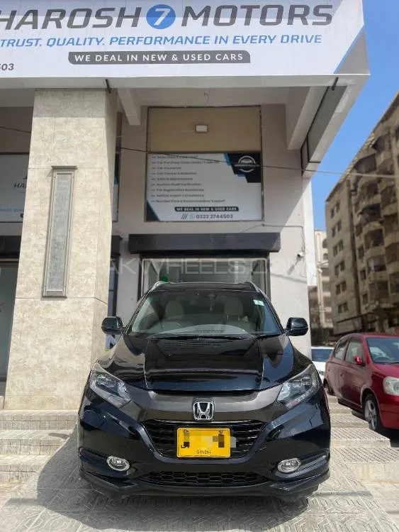 Honda Vezel 2015 for Sale in Karachi Image-1