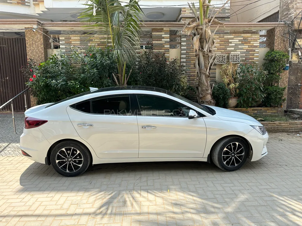 Hyundai Elantra 2021 for Sale in Karachi Image-1