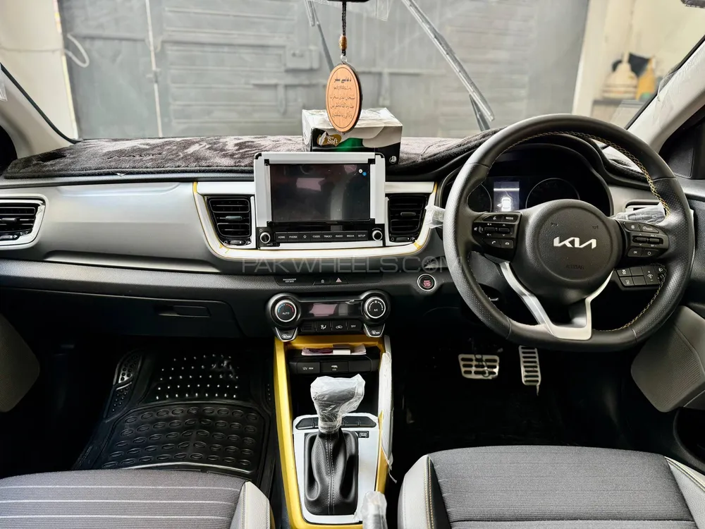 KIA Stonic 2023 for Sale in Karachi Image-1