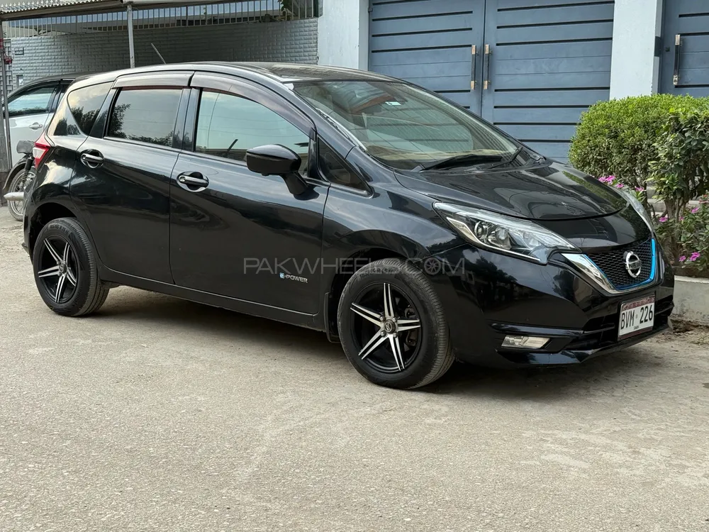 Nissan Note 2016 for Sale in Karachi Image-1