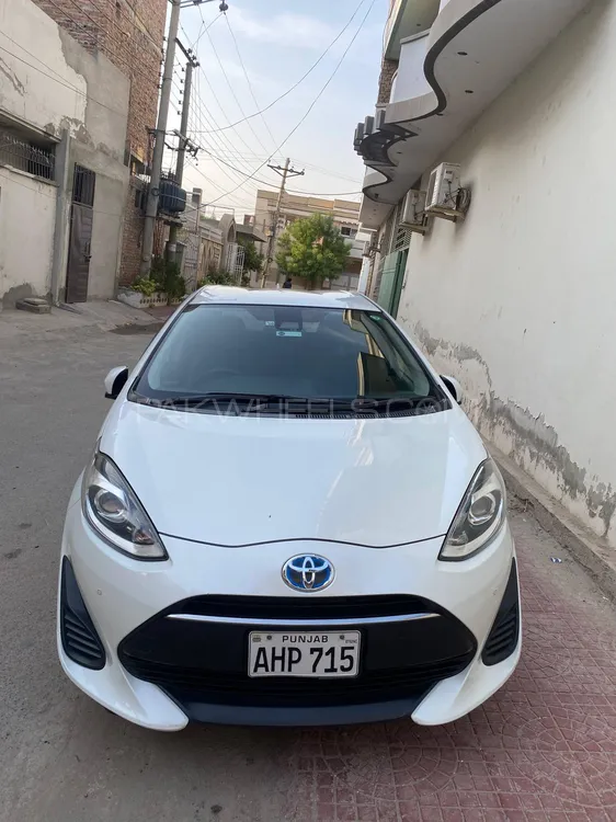 Toyota Aqua 2018 for Sale in Khanpur Image-1