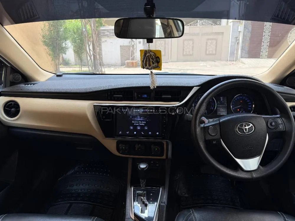 Toyota Corolla 2020 for Sale in Faisalabad Image-1