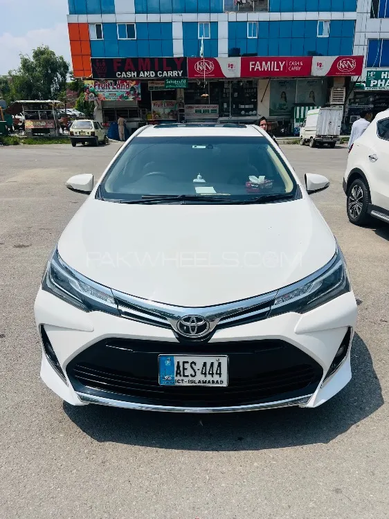 Toyota Corolla 2017 for Sale in Islamabad Image-1