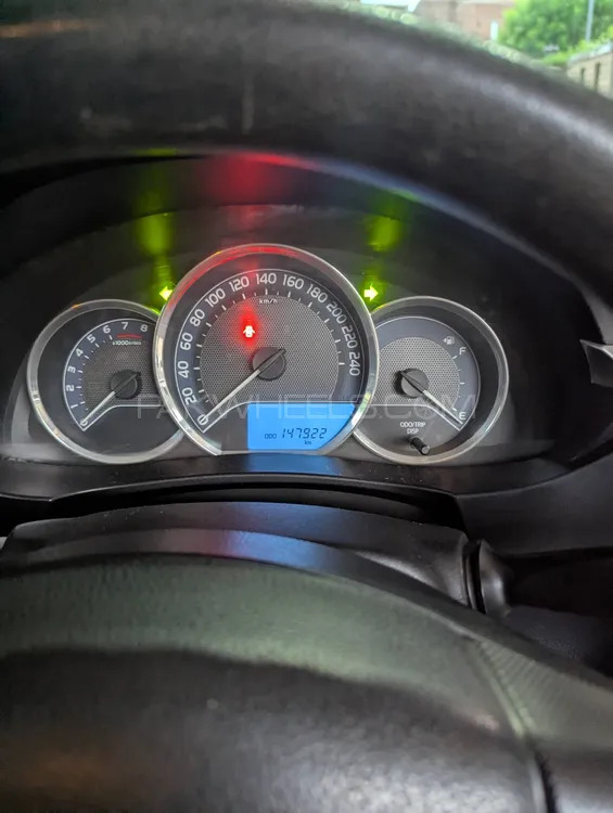Toyota Corolla 2015 for Sale in Lahore Image-1