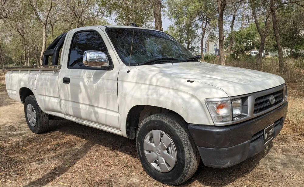 Toyota Hilux 2005 for Sale in Karachi Image-1