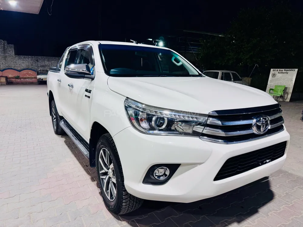 Toyota Hilux 2020 for Sale in Peshawar Image-1