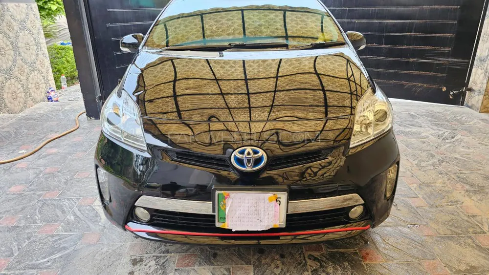 Toyota Prius 2011 for Sale in Lahore Image-1