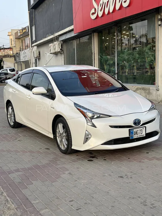 Toyota Prius 2017 for Sale in Bahawalpur Image-1