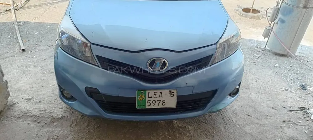 Toyota Vitz 2014 for Sale in Mardan Image-1
