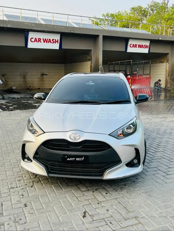 Toyota Vitz 2021 for Sale in Sialkot Image-1