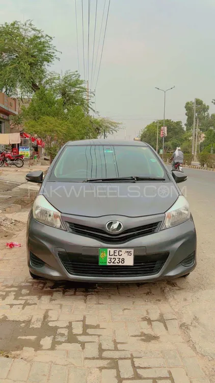 Toyota Vitz 2011 for Sale in Faisalabad Image-1