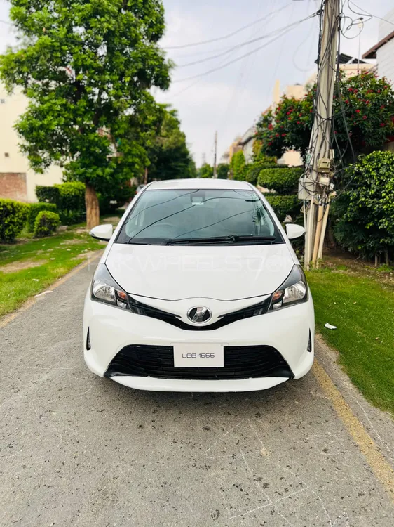 Toyota Vitz 2016 for Sale in Lahore Image-1