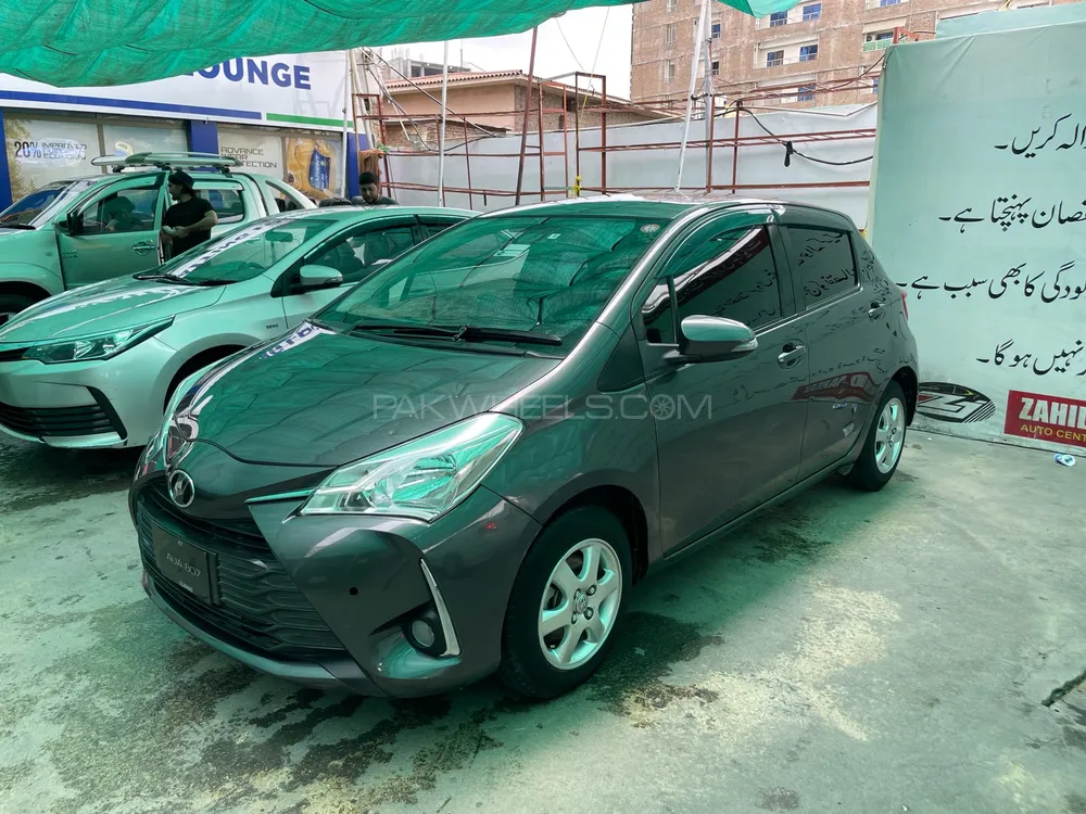 Toyota Vitz 2021 for Sale in Peshawar Image-1