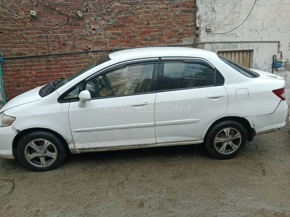 Honda City 2005 for Sale in Lahore Image-1