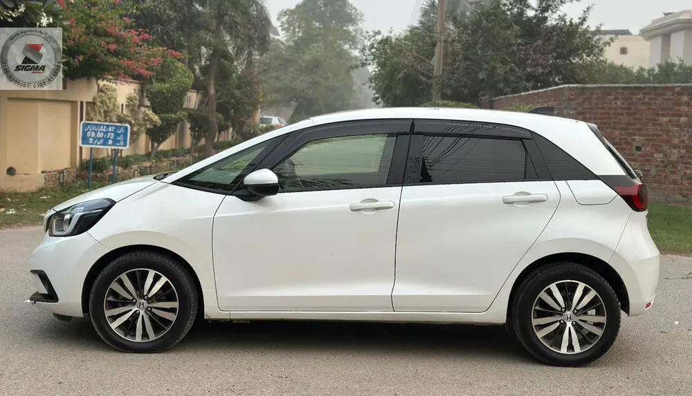 Honda Fit 2020 for Sale in Lahore Honda Fit 2020 for Sale in Lahore Image-6