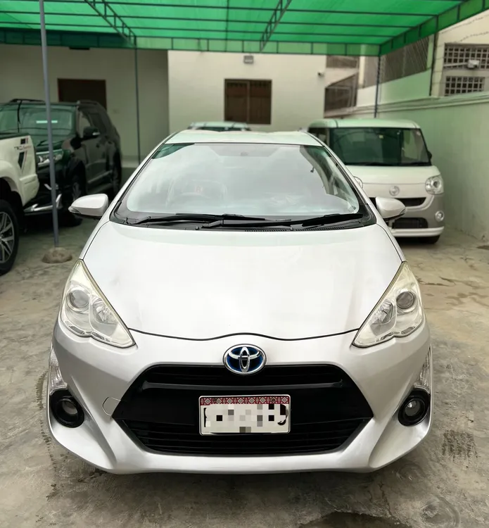 Toyota Aqua 2015 for Sale in Karachi Image-1