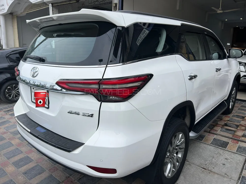 Toyota Fortuner 2022 for Sale in Lahore Toyota Fortuner 2022 for Sale in Lahore Image-4