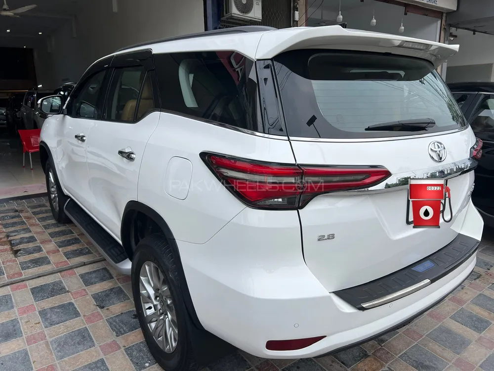 Toyota Fortuner 2022 for Sale in Lahore Toyota Fortuner 2022 for Sale in Lahore Image-5