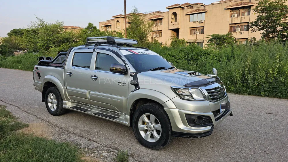 Toyota Hilux 2013 for Sale in Islamabad Image-1