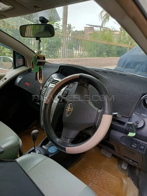 Toyota Vitz 2007 for Sale in Karachi Image-1