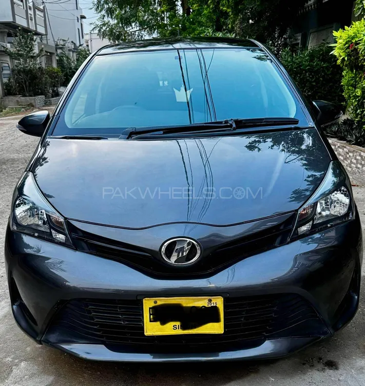 Toyota Vitz 2015 for Sale in Karachi Image-1