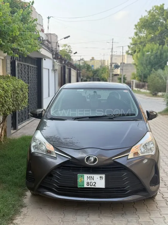 Toyota Vitz 2017 for Sale in Multan Image-1