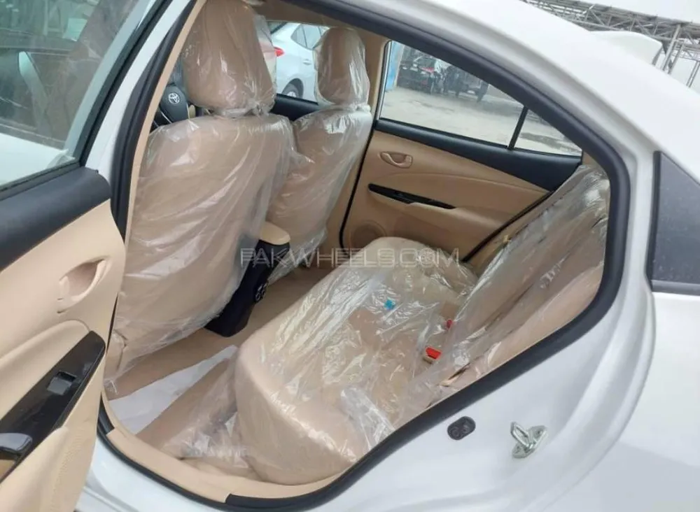 ٹویوٹا یارس سیڈان 2025 for Sale in لاہور Image-1