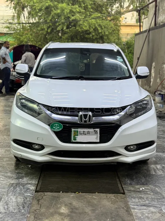 Honda Vezel 2015 for Sale in Lahore Image-1