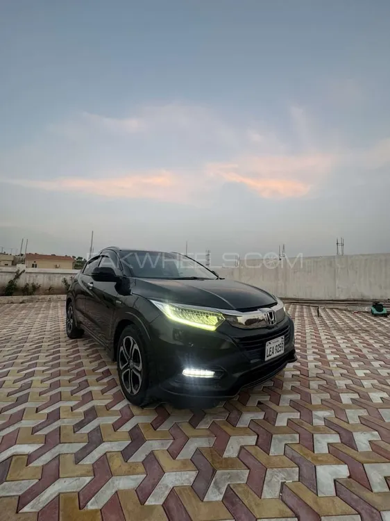 Honda Vezel 2016 for Sale in Islamabad Image-1