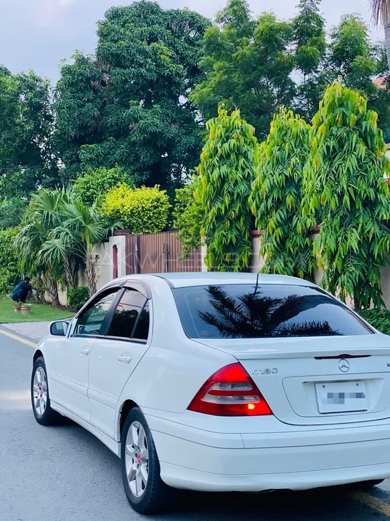 Mercedes Benz C Class 2005 for Sale in Lahore Image-1