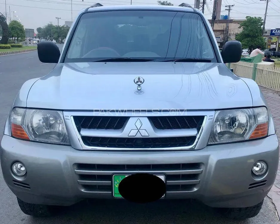 Mitsubishi Pajero 2004 for Sale in Lahore Image-1