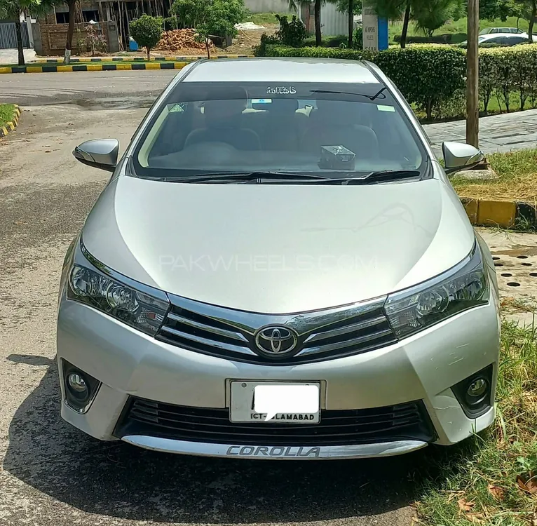 Toyota Corolla 2017 for Sale in Islamabad Image-1