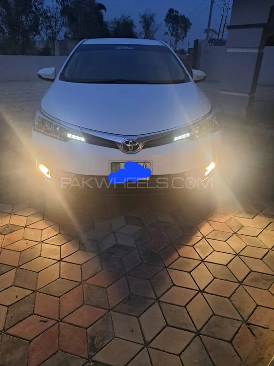Toyota Corolla 2018 for Sale in Kot Momin Image-1