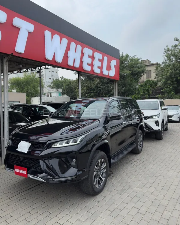 Toyota Fortuner 2025 for Sale in Lahore Image-1